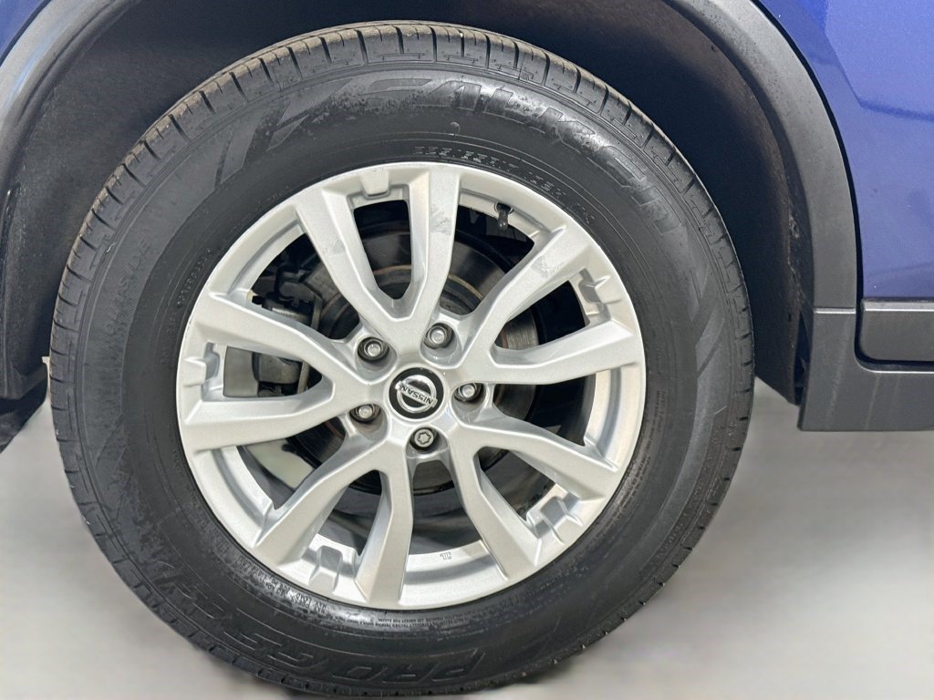 Used 2020 Nissan Rogue SV FWD image 32