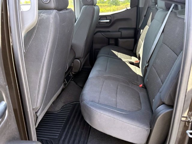 Used 2019 Chevrolet Silverado 1500 Custom w/ Custom Convenience Package AWD/4WD image 14