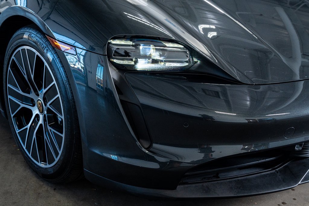 Used 2021 Porsche Taycan image 17