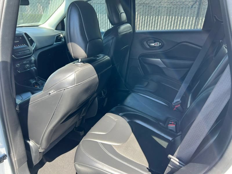 Used 2020 Jeep Cherokee Latitude Plus FWD image 17