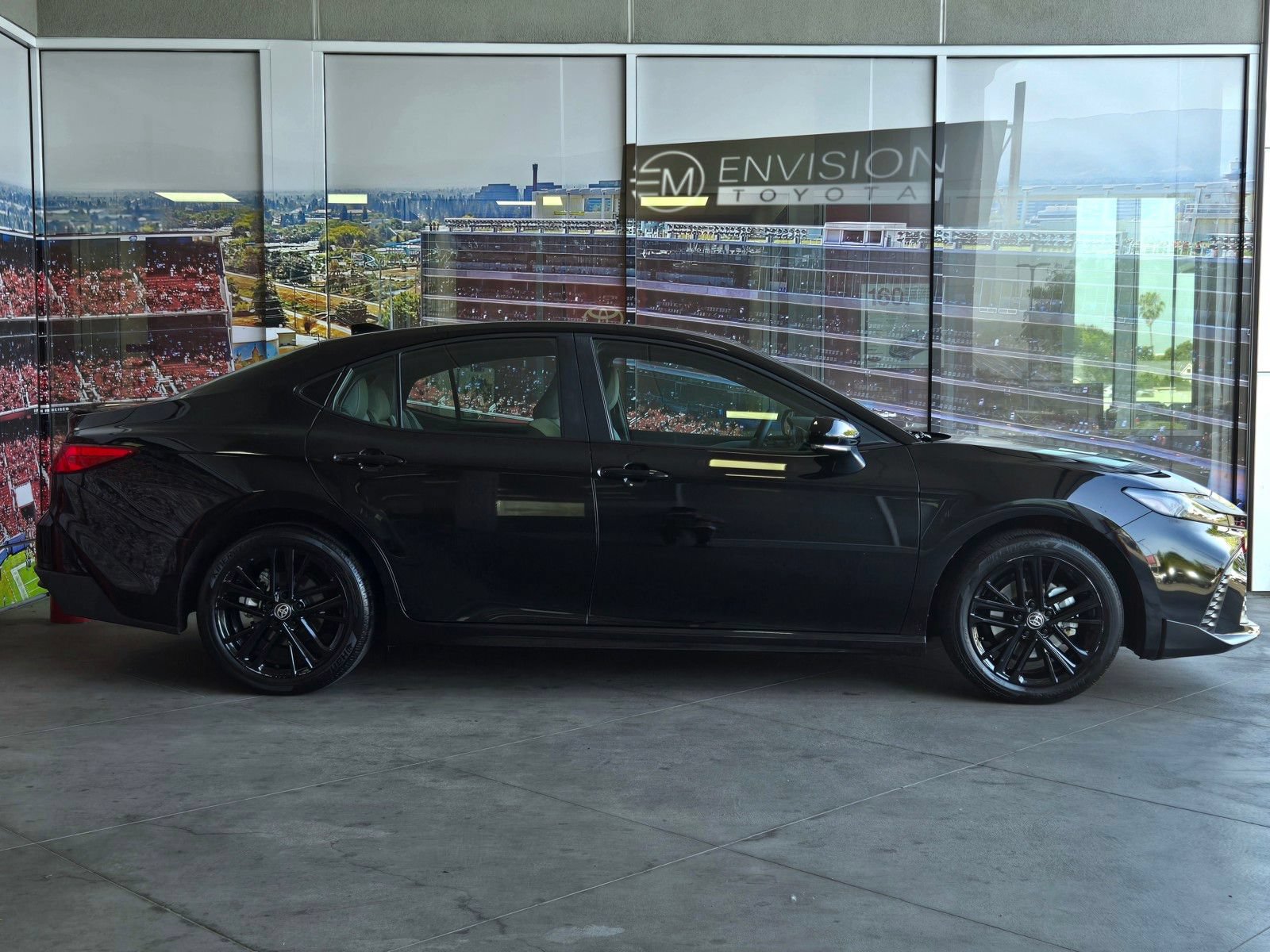 Used 2026 Toyota Camry SE AWD/4WD image 4