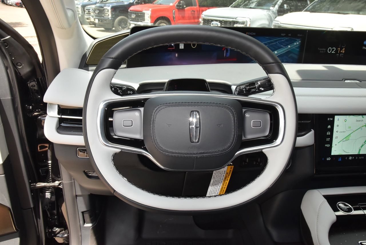 New 2026 Lincoln Navigator Black Label AWD/4WD image 25