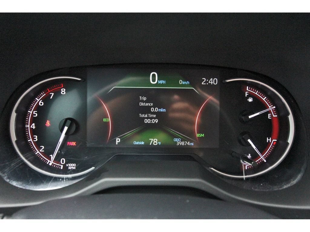 Used 2024 Toyota RAV4 XLE w/ Convenience Package FWD image 17