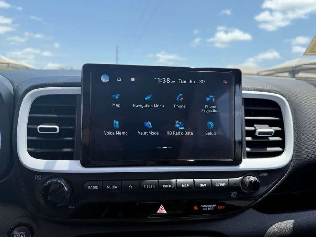 Certified 2023 Hyundai Venue Limited FWD image 17