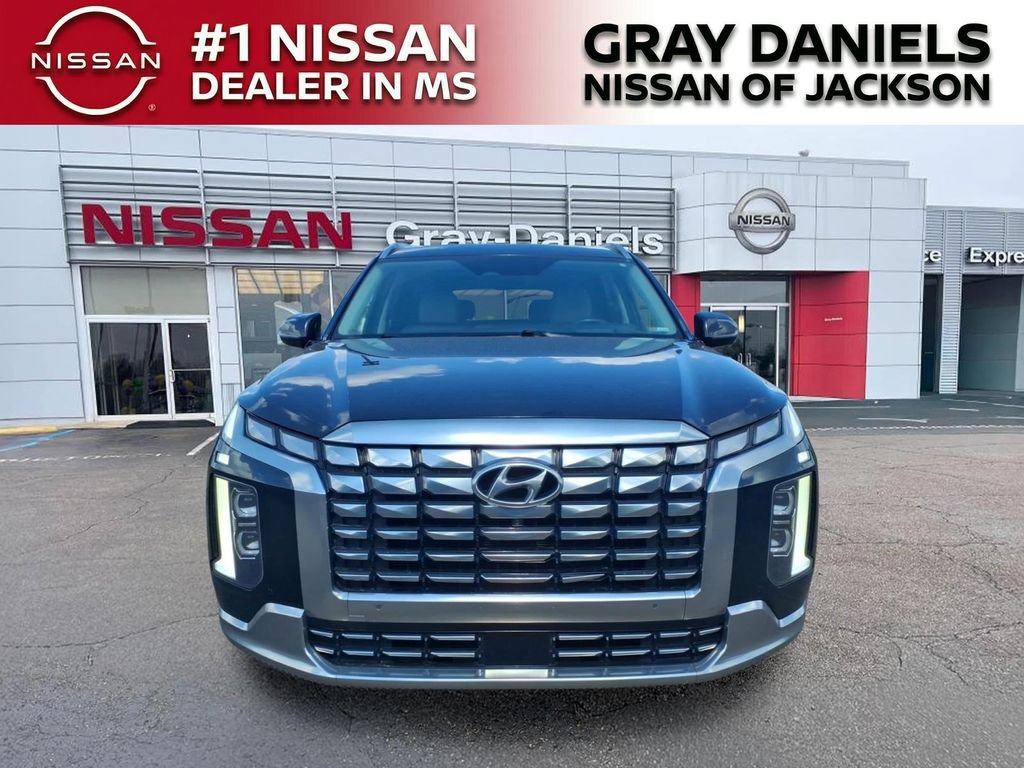 Used 2024 Hyundai Palisade Calligraphy FWD image 2