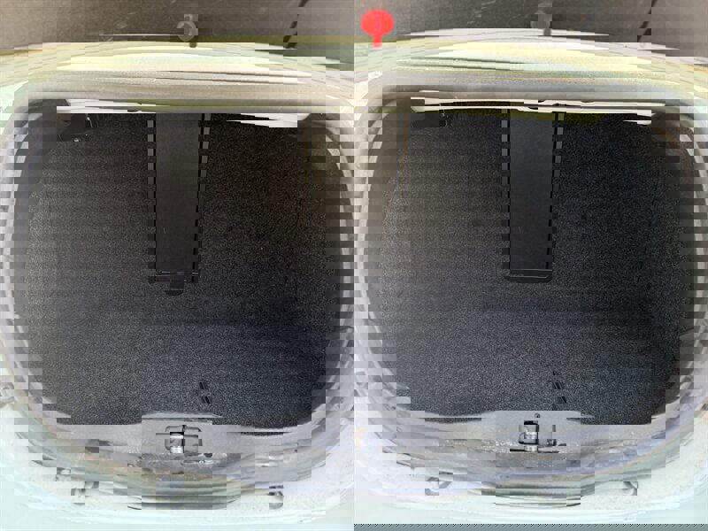 Used 2005 Volkswagen Beetle GLS image 17