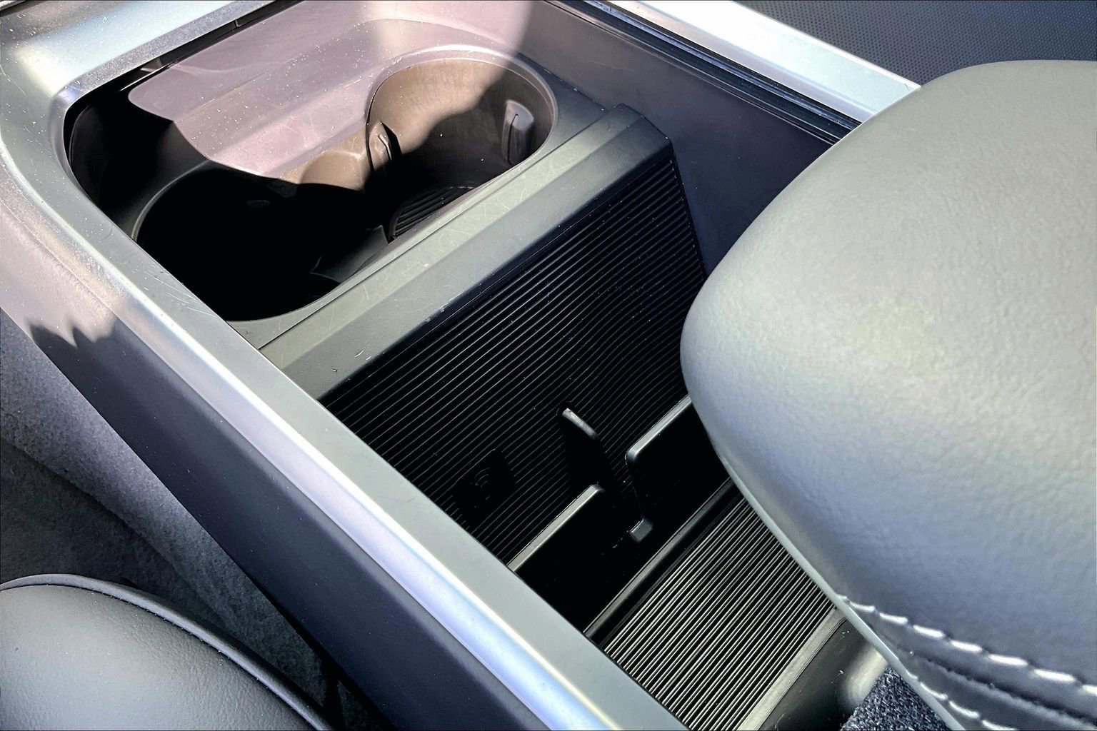 Used 2023 Lucid Air Pure image 32