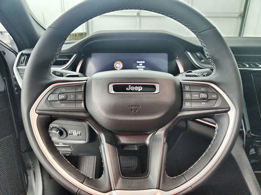 New 2025 Jeep Grand Cherokee Laredo X w/ Luxury Tech Group I image 22