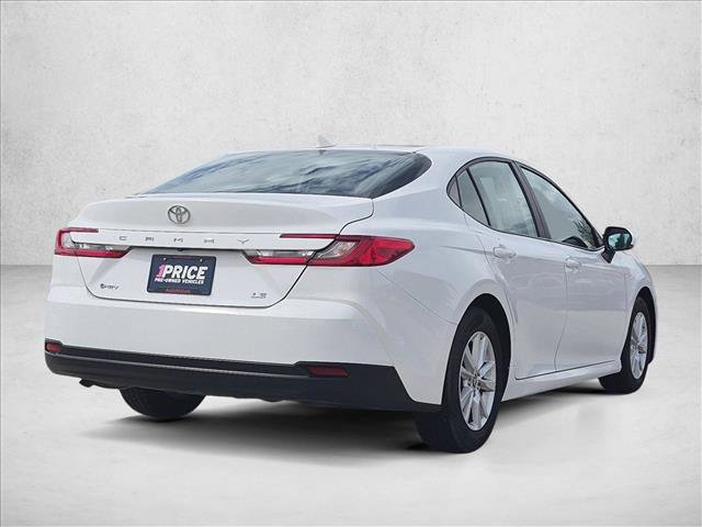 Used 2025 Toyota Camry LE FWD image 5