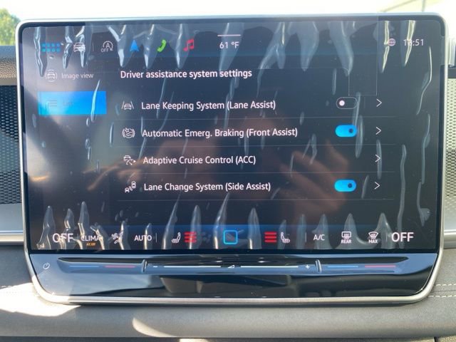 New 2025 Volkswagen Tiguan SE image 5