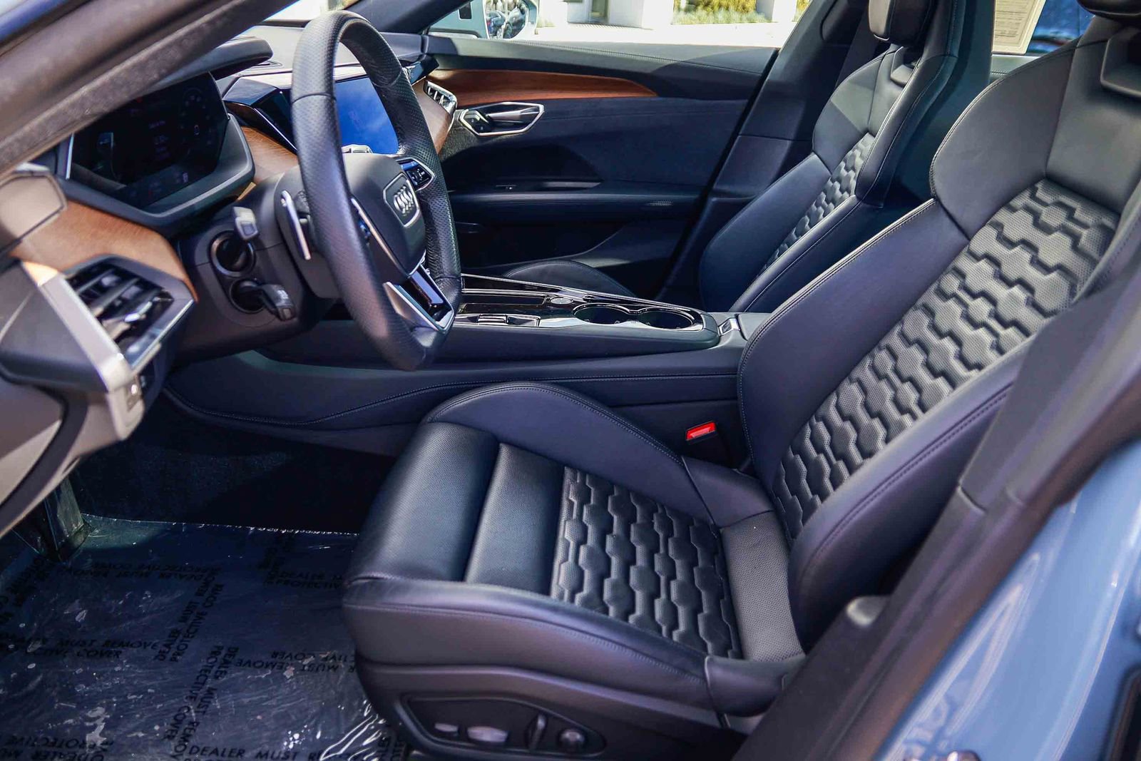 Used 2024 Audi e-tron GT Premium Plus image 19