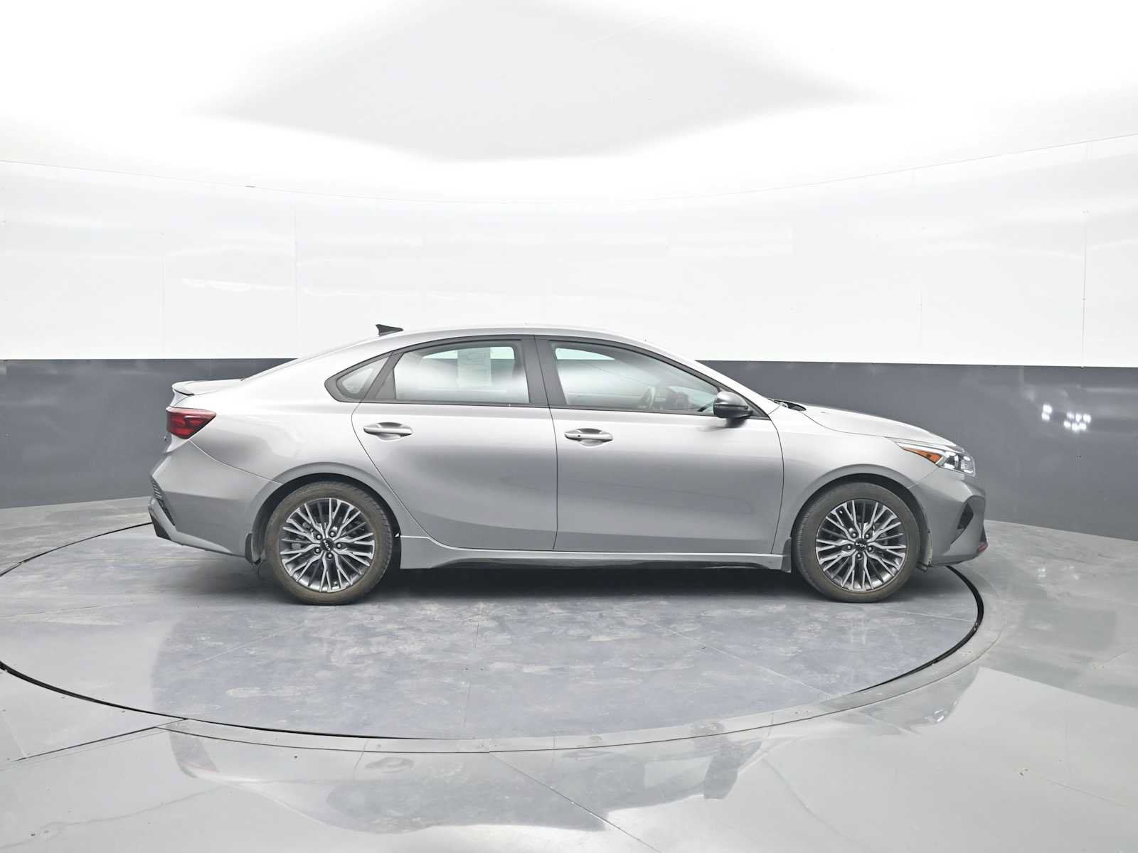 Used 2023 Kia Forte GT-Line w/ GT-Line Premium Package FWD image 9