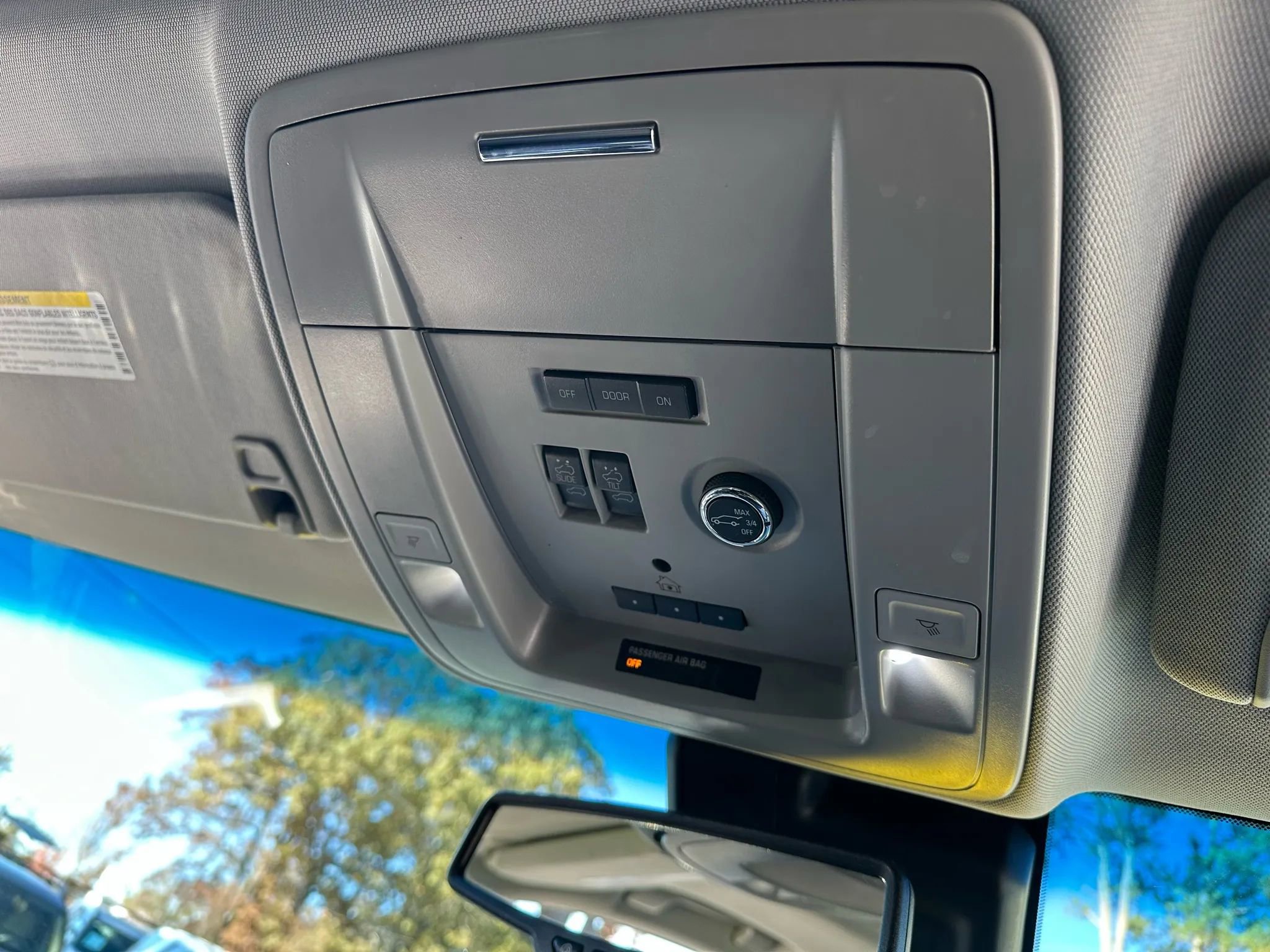 Used 2017 GMC Yukon XL SLT w/ Premium Edition image 30