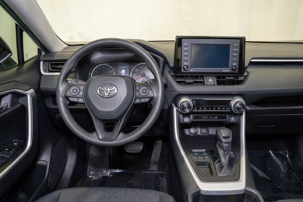 Used 2021 Toyota RAV4 XLE image 6