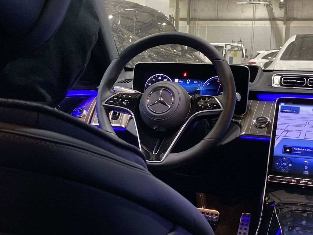 New 2026 Mercedes-Benz S 580e 4MATIC Sedan image 3