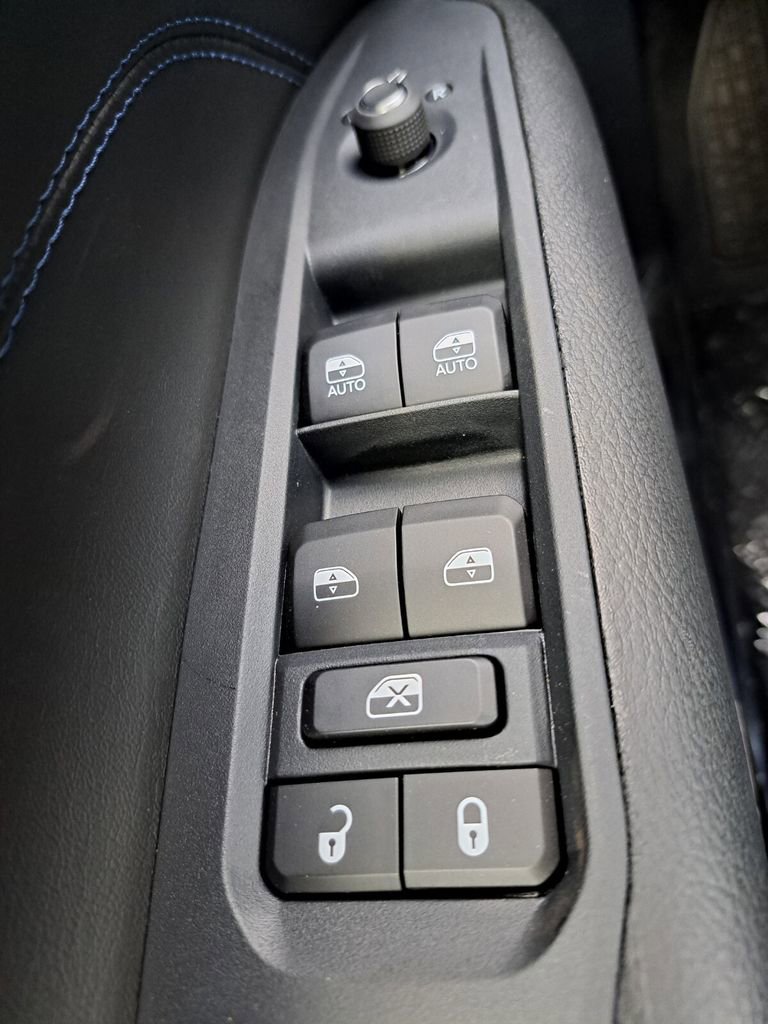 New 2026 Jeep Compass Latitude image 17