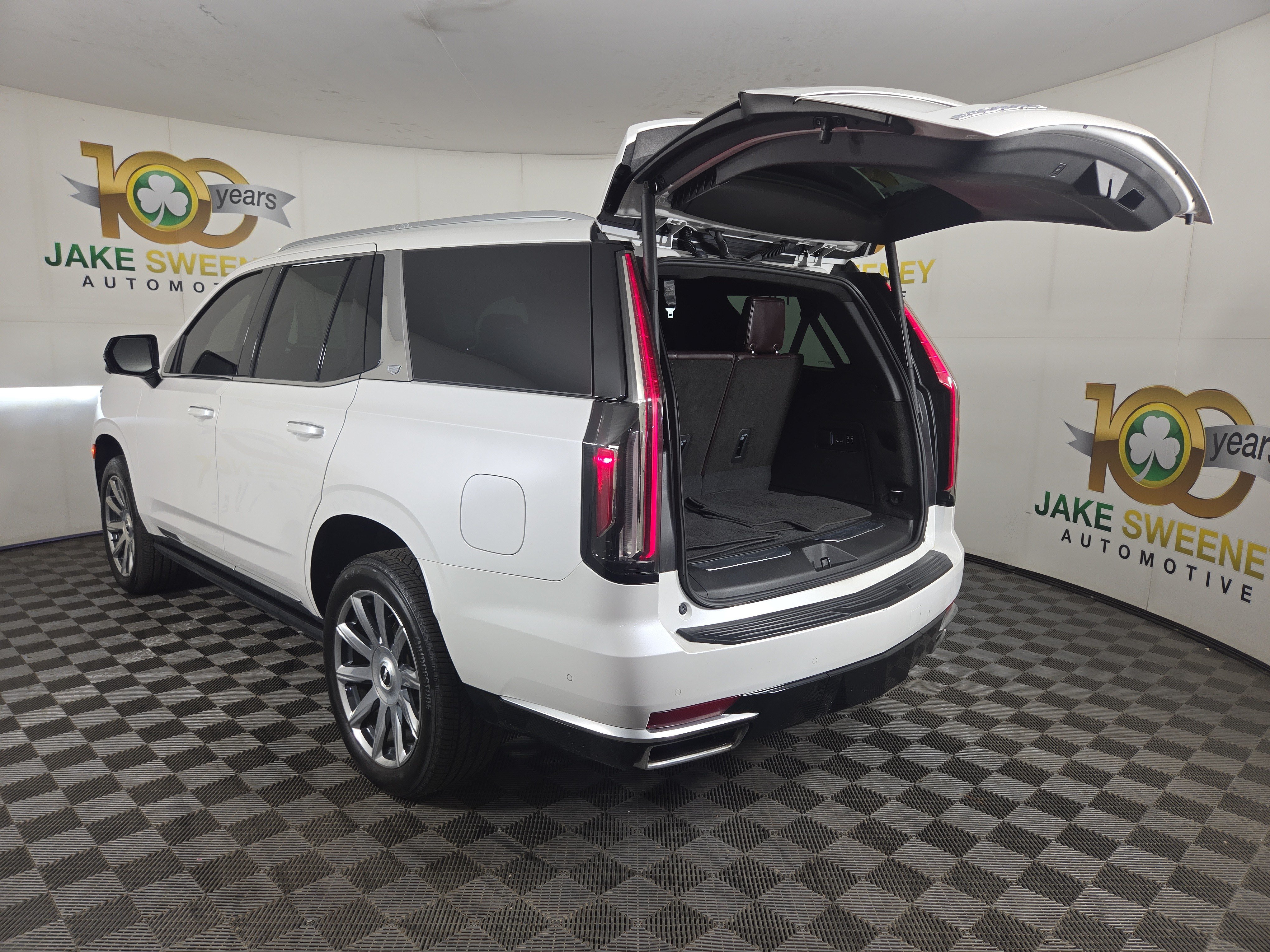 Used 2023 Cadillac Escalade Premium Luxury Platinum AWD/4WD image 35