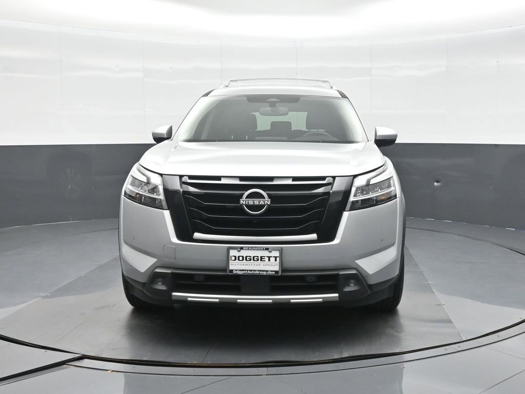 Used 2022 Nissan Pathfinder SL w/ Lighting Package (N92) image 12