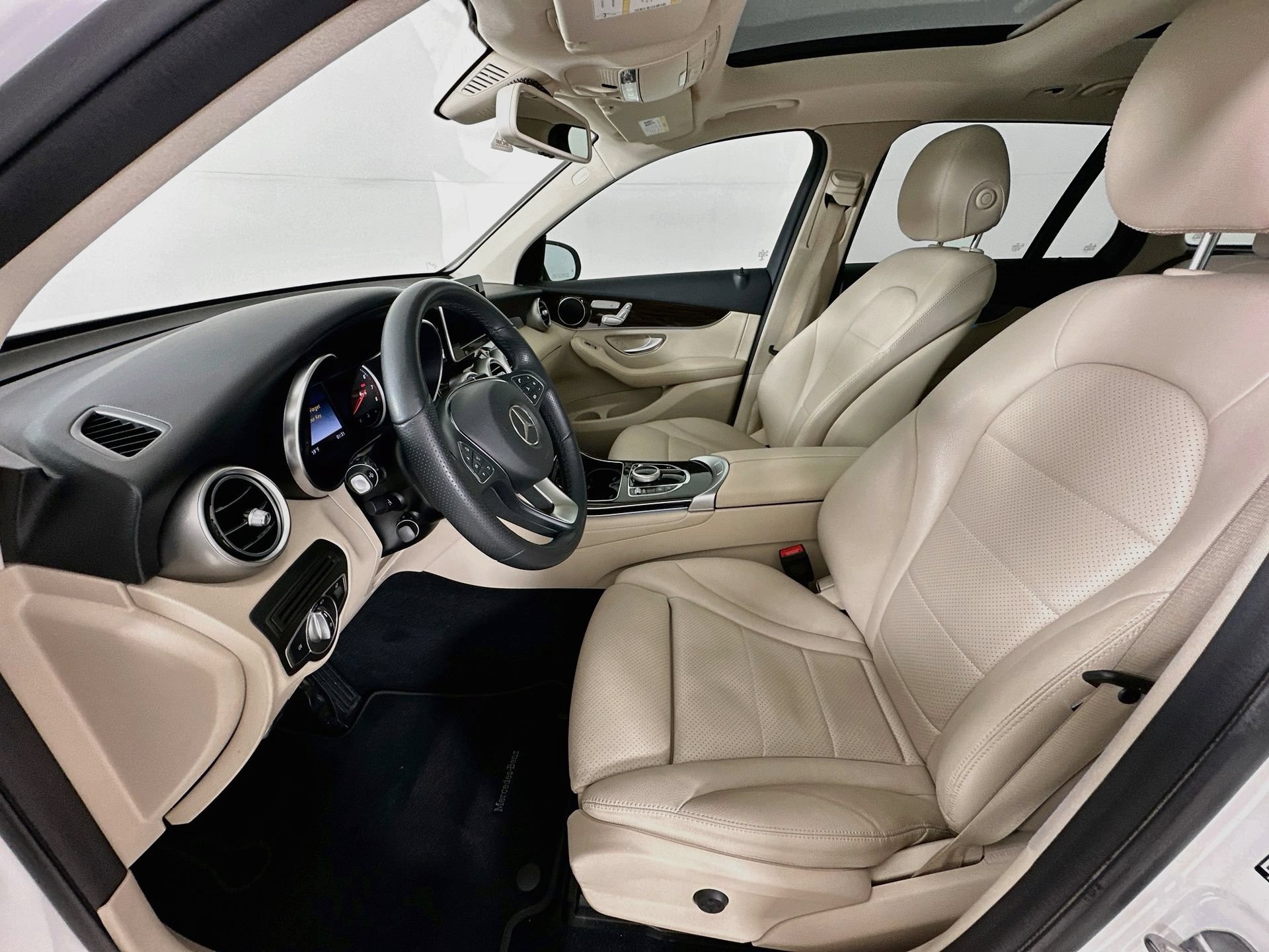 Used 2019 Mercedes-Benz GLC 300 image 22