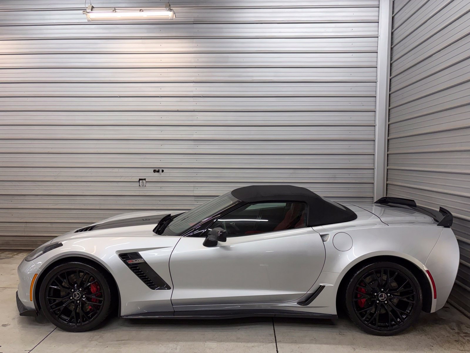 Used 2015 Chevrolet Corvette Z06 w/ 3LZ Preferred Equipment Group RWD image 6