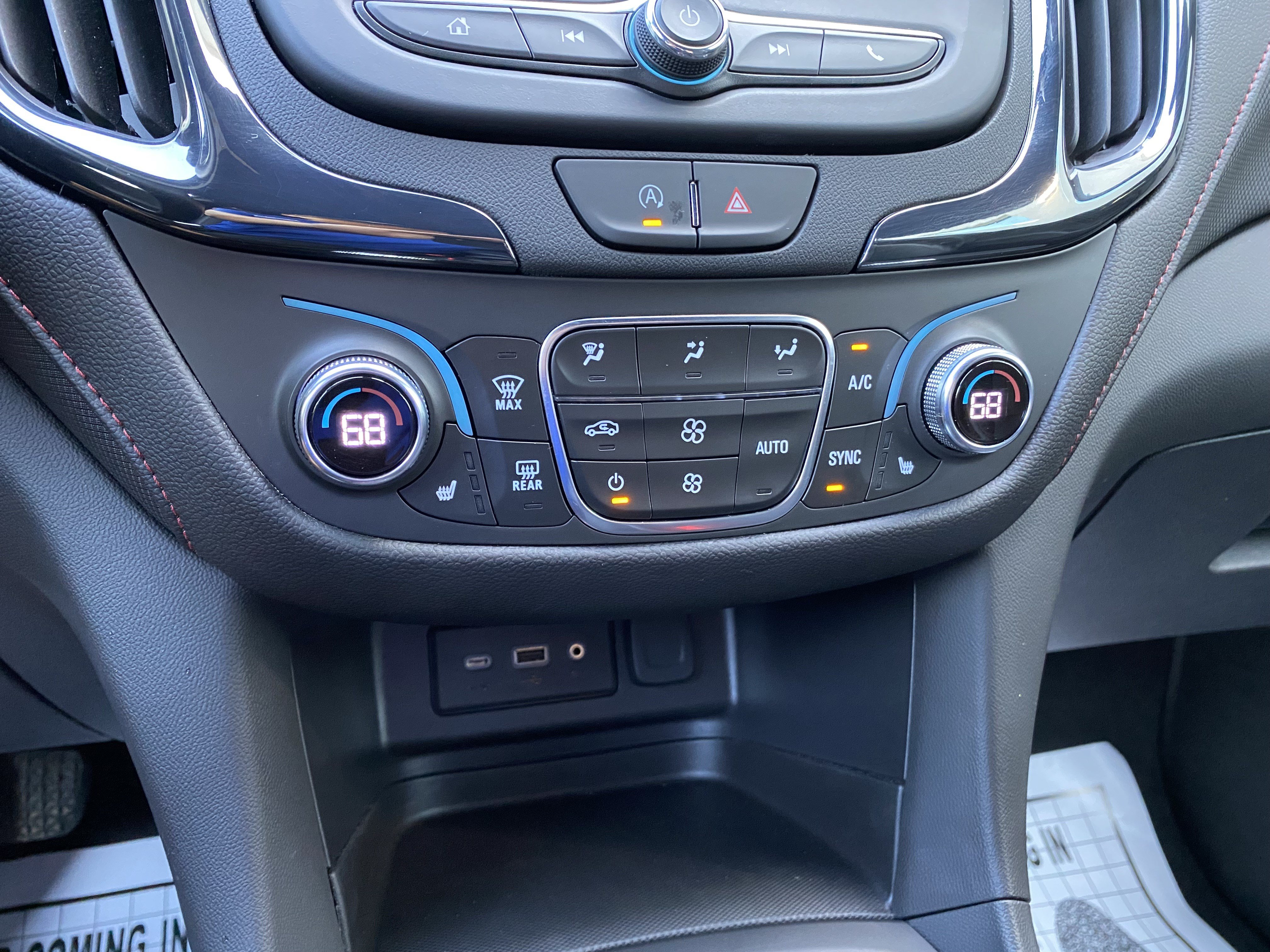 Used 2023 Chevrolet Equinox RS AWD/4WD image 28