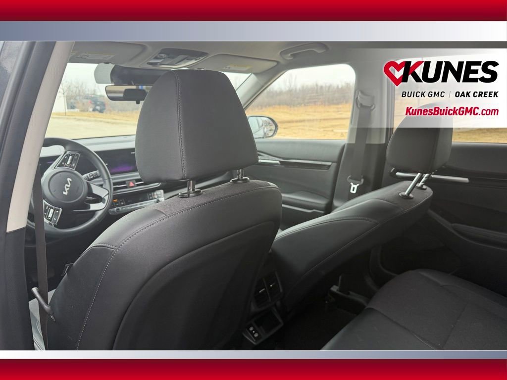 Used 2025 Kia Seltos S image 5