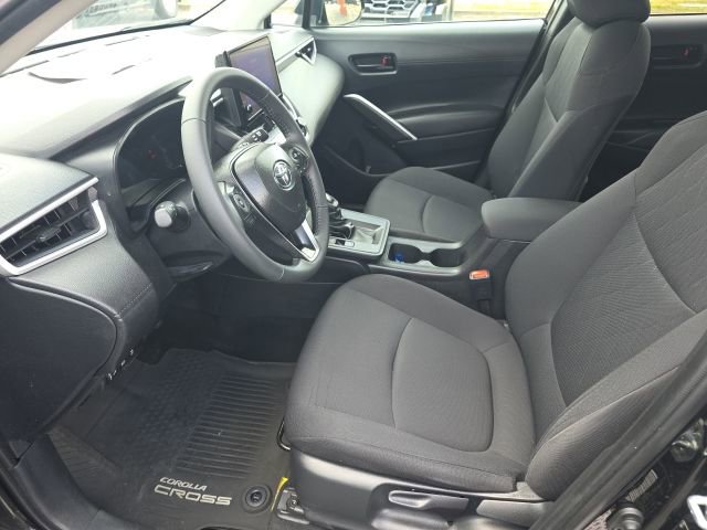 Used 2026 Toyota Corolla Cross LE w/ Black Badges Package (TMS) image 8