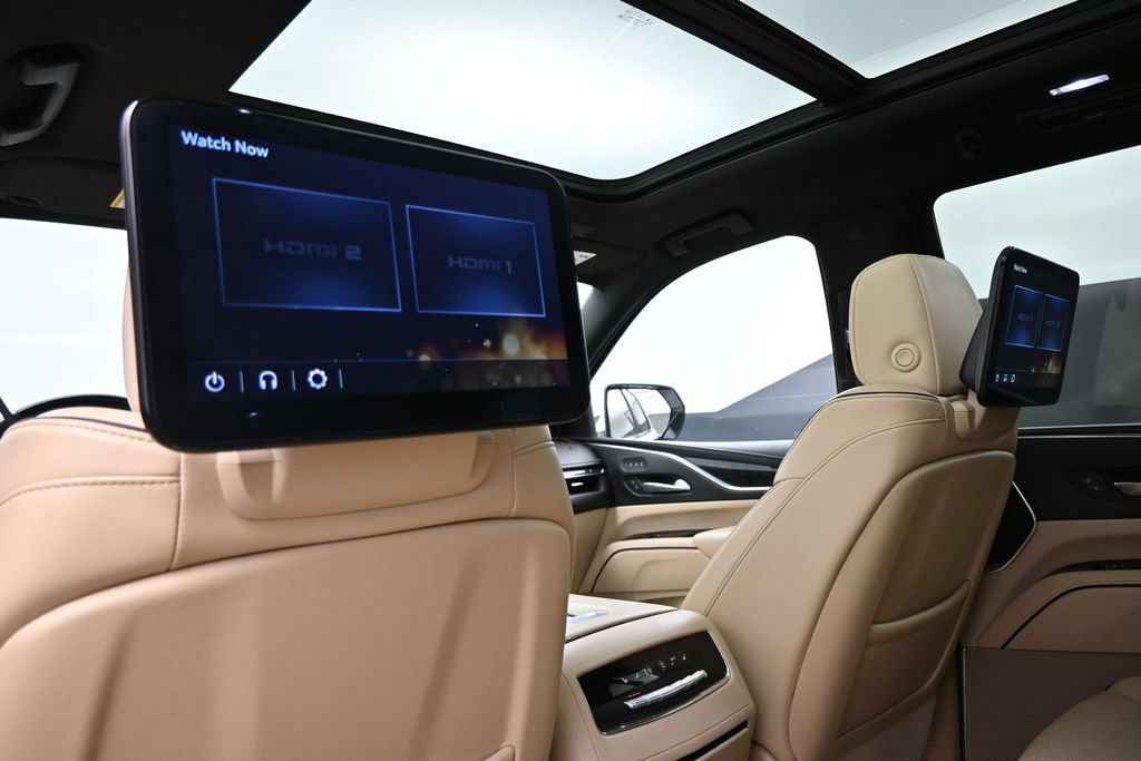 Used 2023 Cadillac Escalade Premium Luxury AWD/4WD image 31
