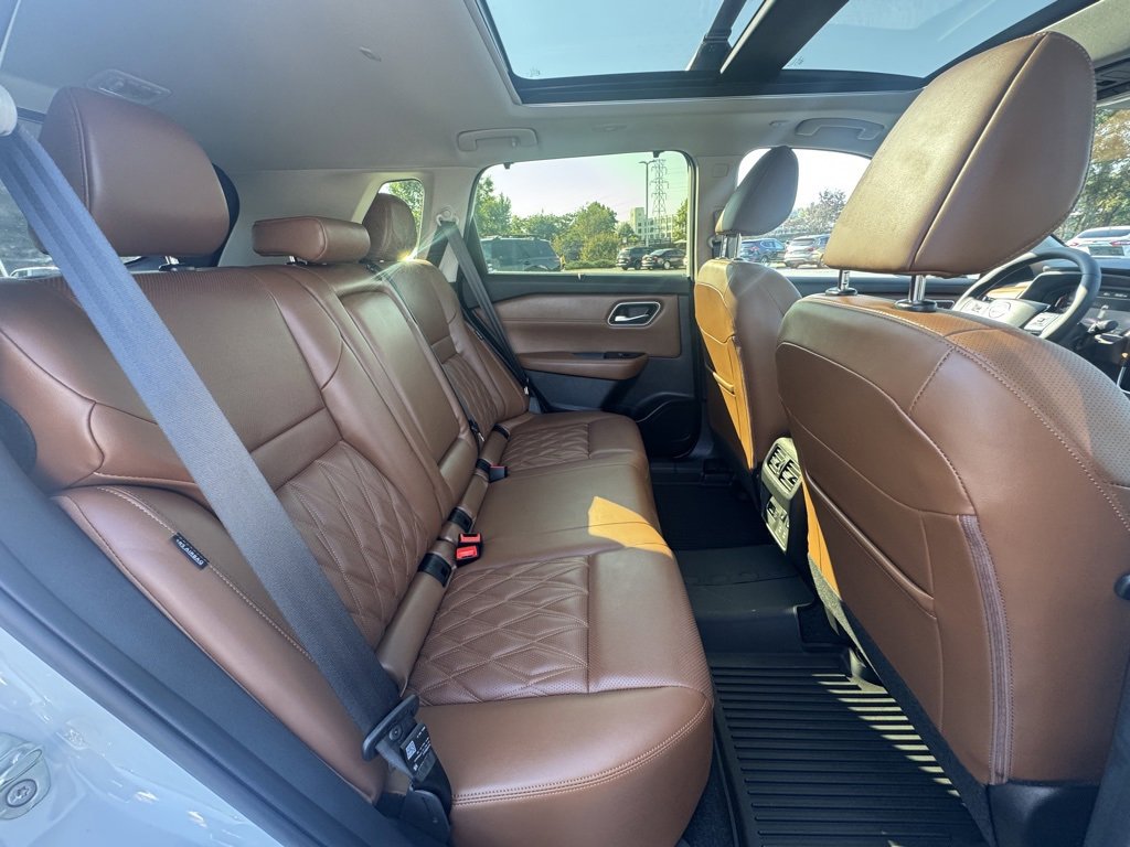 New 2026 Nissan Rogue Platinum image 11