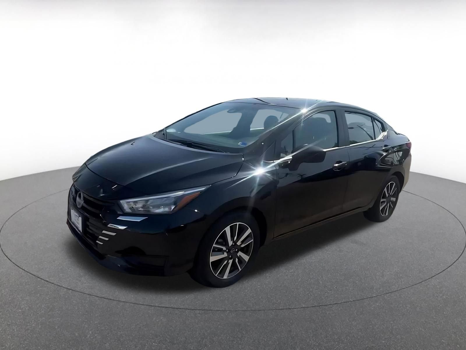 Used 2025 Nissan Versa SV image 8