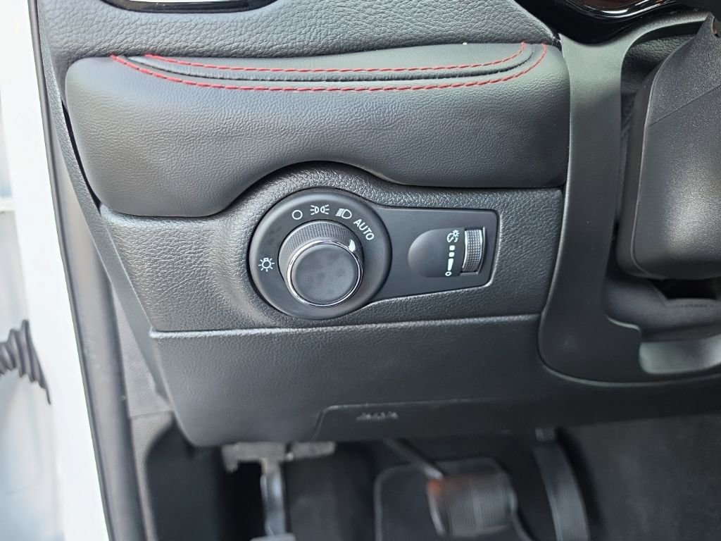 Used 2025 Dodge Durango GT AWD/4WD image 20