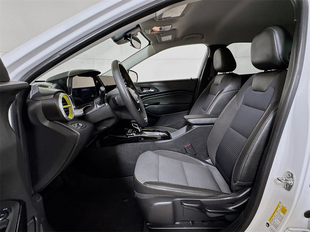 Used 2024 Chevrolet Trax LT image 17