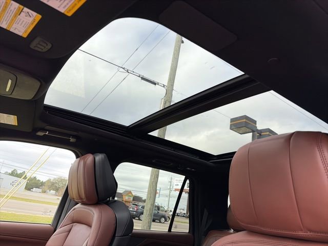 Certified 2025 Lincoln Navigator Reserve image 26