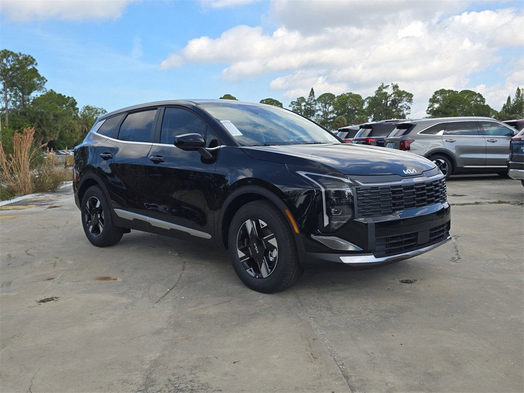 New 2026 Kia Sportage LX image 2