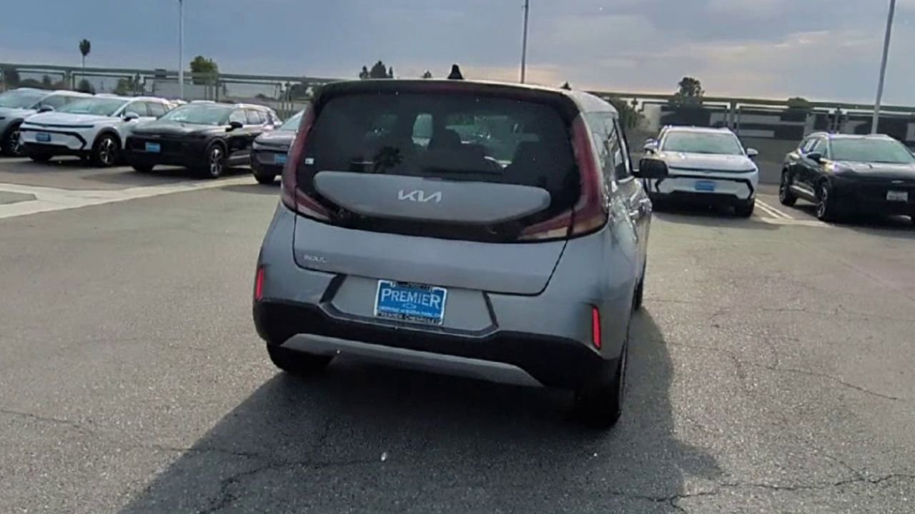 Used 2024 Kia Soul LX w/ Option Group 015 image 7