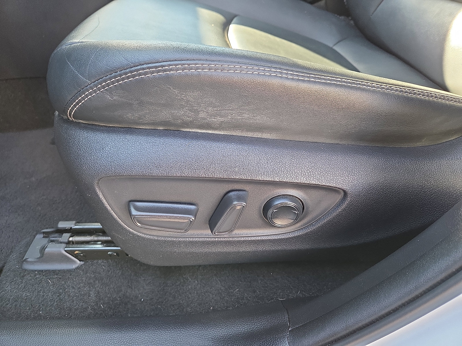 Used 2021 Toyota RAV4 Limited image 12