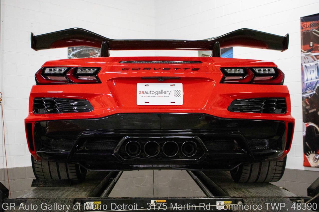 Used 2023 Chevrolet Corvette Z06 w/ Z07 Performance Package RWD image 21