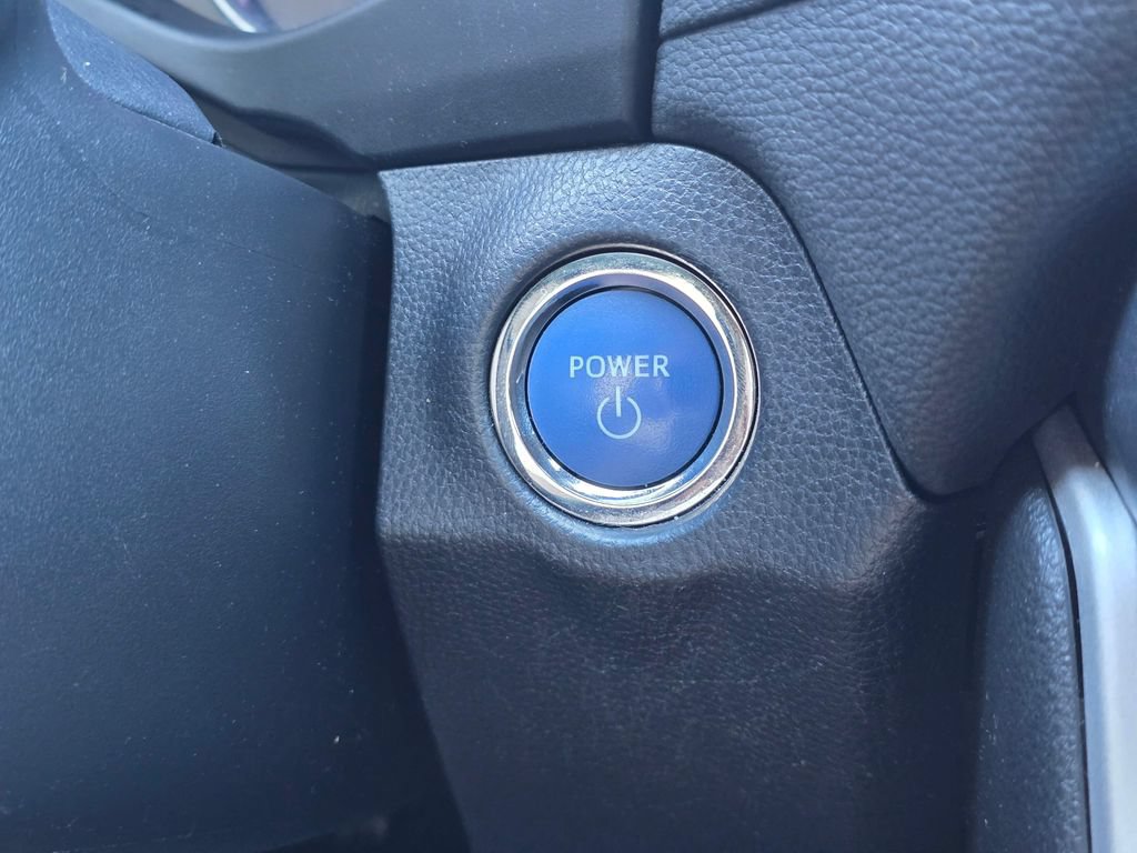 Used 2021 Toyota RAV4 XLE AWD/4WD image 22