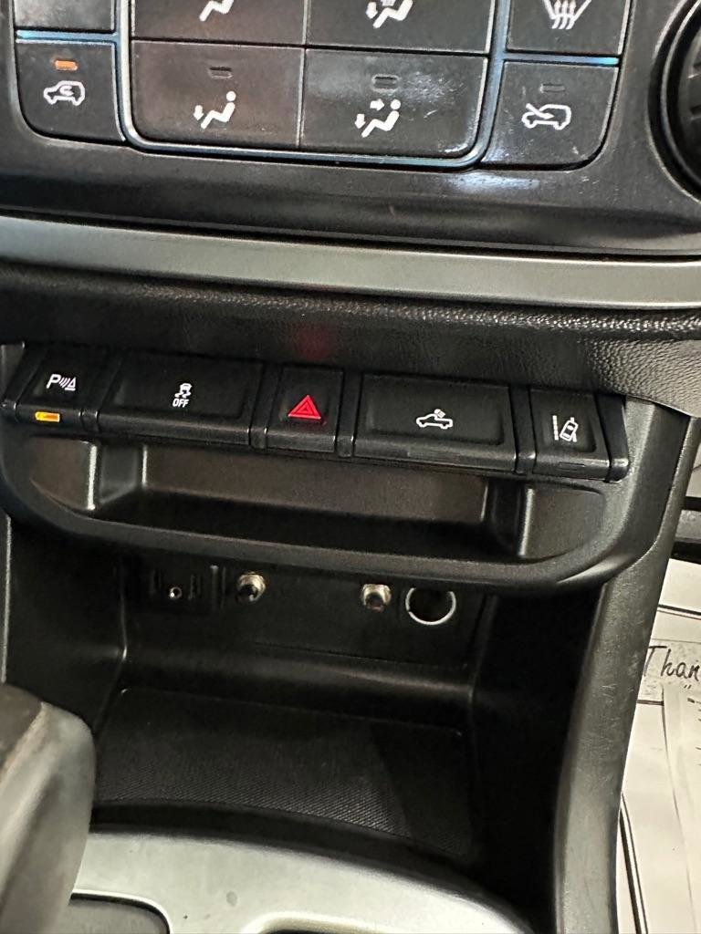 Used 2020 Chevrolet Colorado LT w/ Safety Package image 15