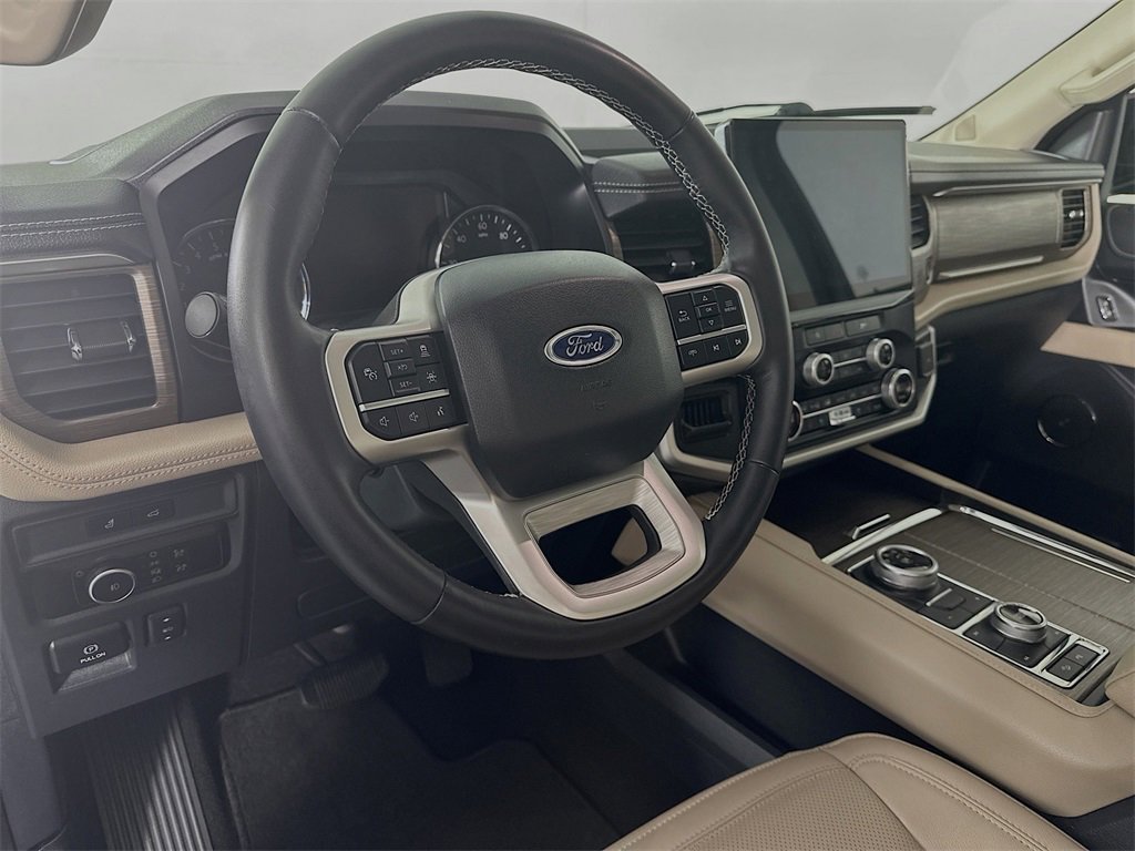 Used 2024 Ford Expedition Limited image 9