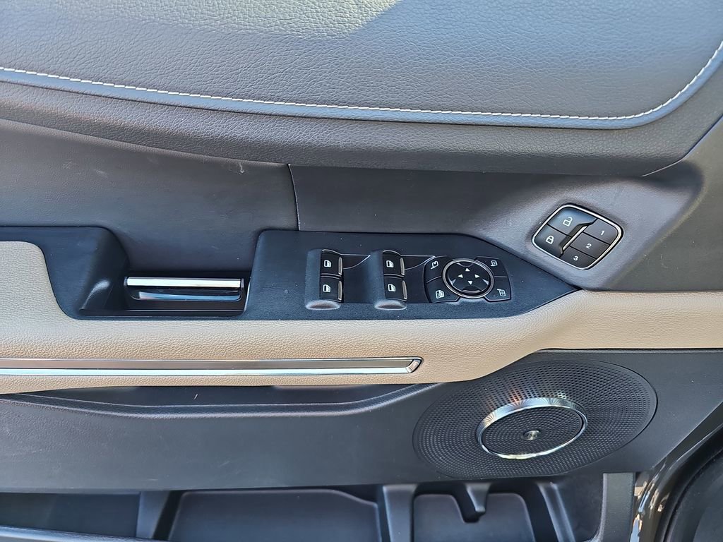 Used 2024 Ford Expedition Limited image 33
