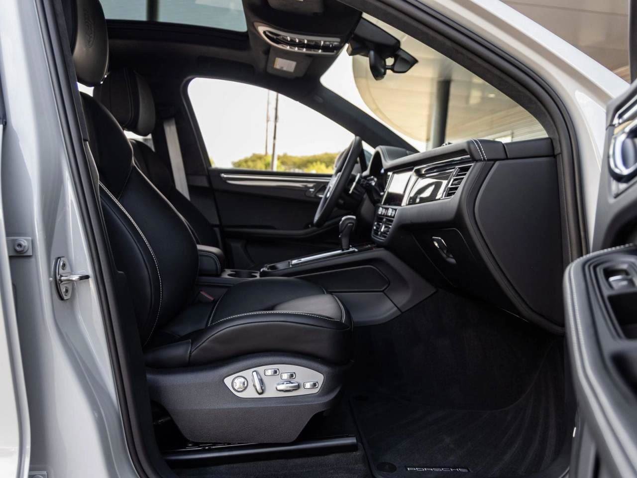 New 2026 Porsche Macan GTS image 94