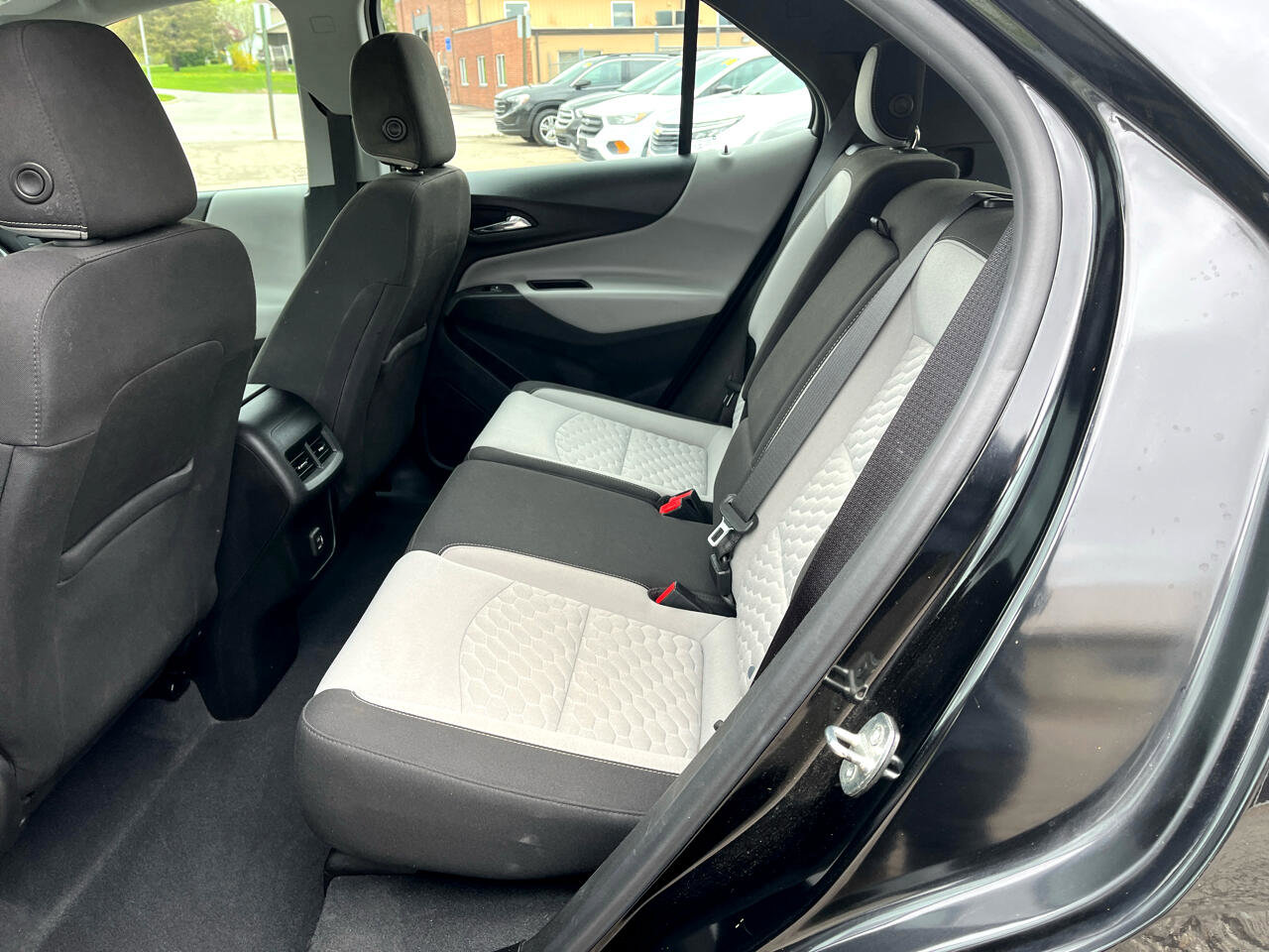 Used 2020 Chevrolet Equinox LS image 15