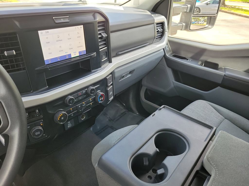 Used 2025 Ford F250 XLT image 28