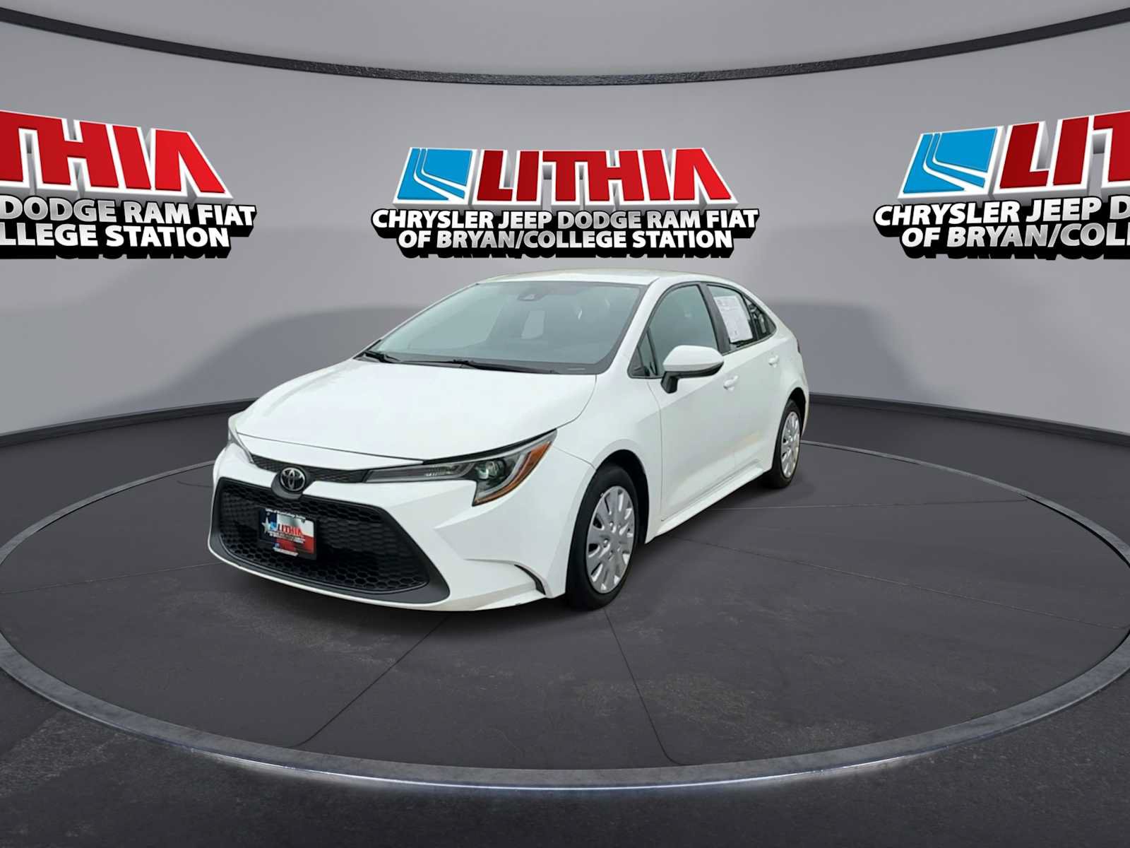 Used 2022 Toyota Corolla LE FWD image 3