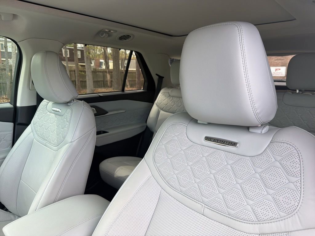 Used 2025 Ford Explorer Platinum w/ Ultimate Package image 16