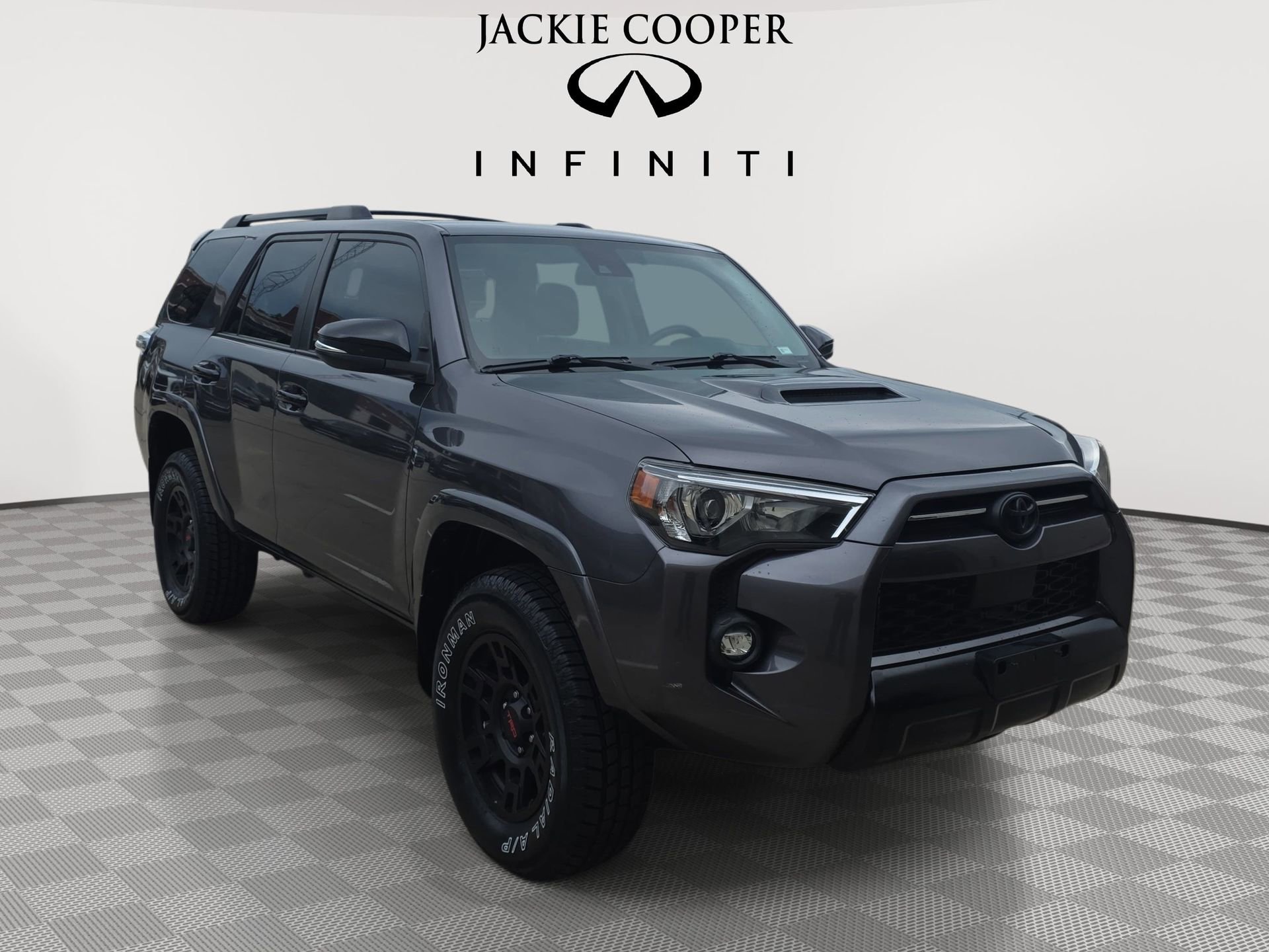 Used 2021 Toyota 4Runner Venture w/ Moonroof Package AWD/4WD image 3