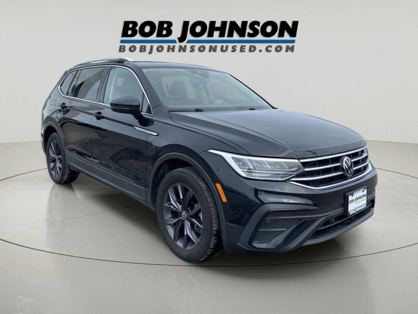 Used 2023 Volkswagen Tiguan SE image 1