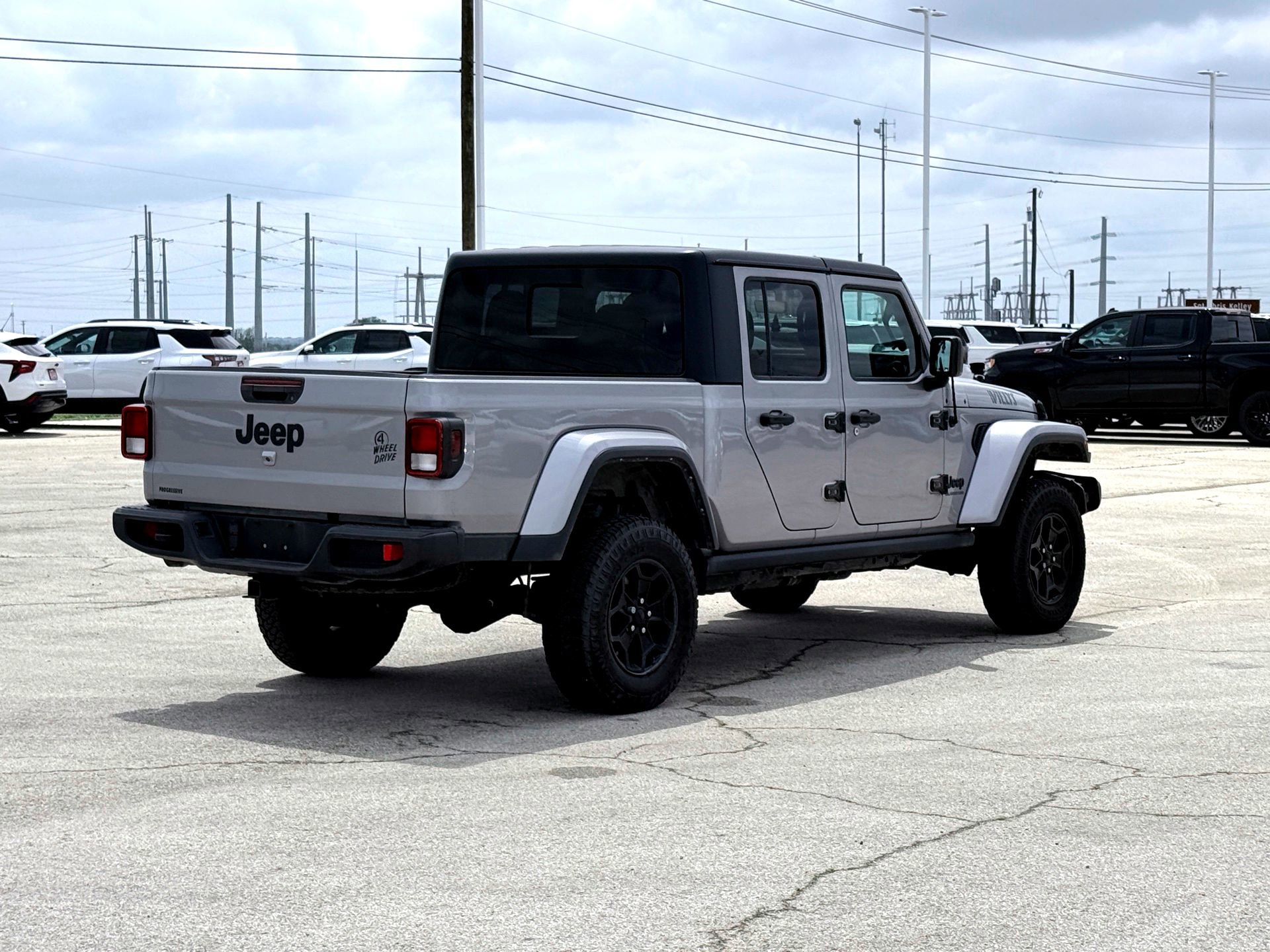 Used 2021 Jeep Gladiator Willys AWD/4WD image 5