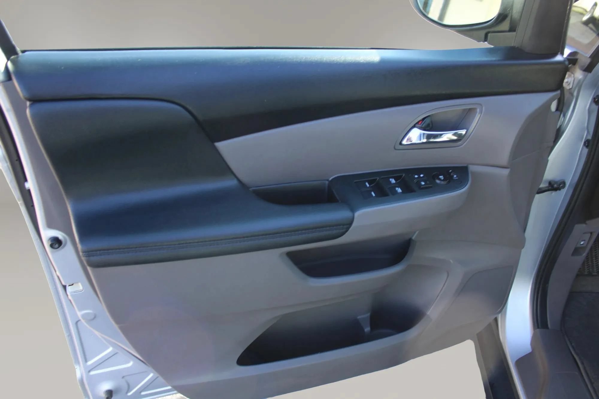 Used 2015 Honda Odyssey EX-L image 13
